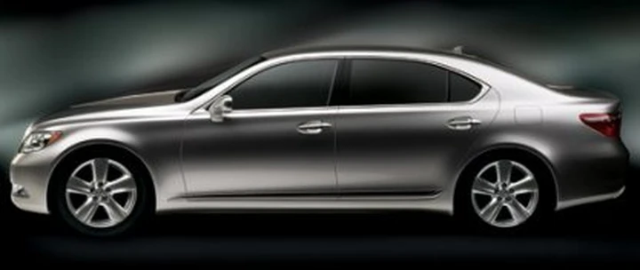 Al salone di New York la Lexus LS600h ibrida