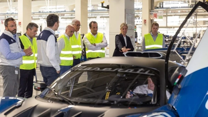 Antonio Filosa in visita alla Maserati: 
