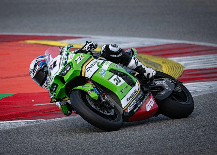 Superbike 2025: Kawasaki pronta alla battaglia dopo le prove europee