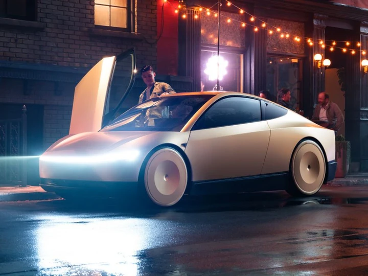 Tesla chiude un trimestre a due facce: ricavi in crescita, utili sotto pressione