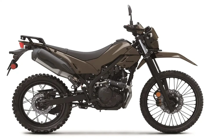 Kawasaki KLX230 DF ABS 2026: la nuova regina del dual-sport si rafforza