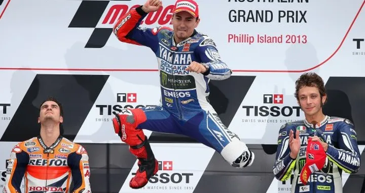 Lorenzo: "Ora tutto può succedere"; Rossi: "Grande battaglia con Crutchlow"