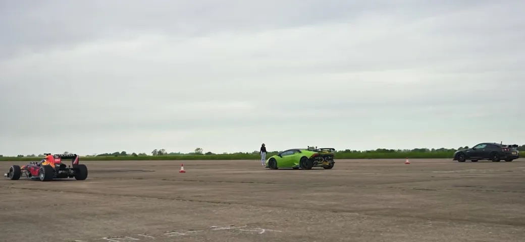 La Red Bull F1 sfida una Lamborghini da 1200 CV e una Nissan da 1300 CV [Video]