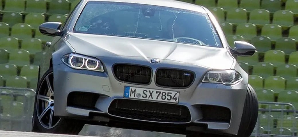 I drift della BMW M5 30 Jahre M5 in video