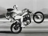 Evel Knievel: 1.200 km in moto per celebrare il leggendario salto del 1975