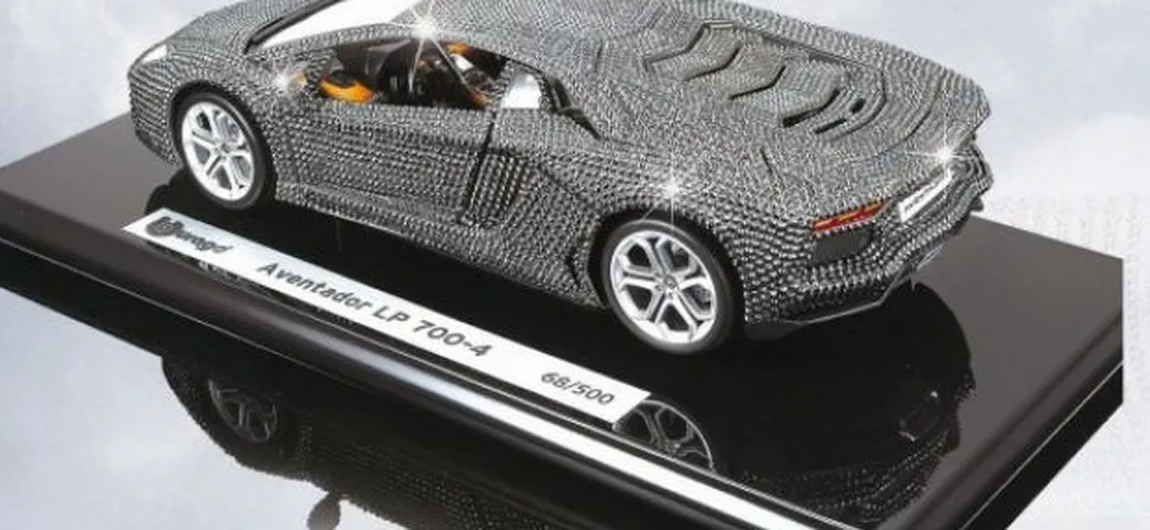 Lamborghini Aventador LP 700-4 tempestata di Swarovski: l'ultima creazione di Bburago