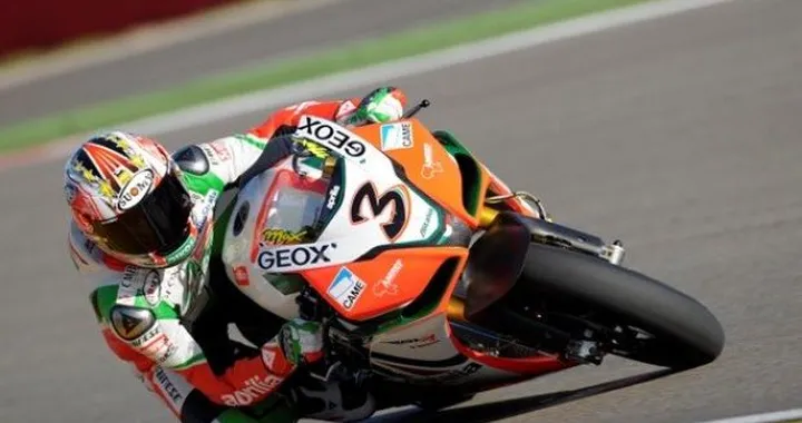 WSBK, Test: Max Biaggi ancora al comando, Melandri cade ma si avvicina al romano