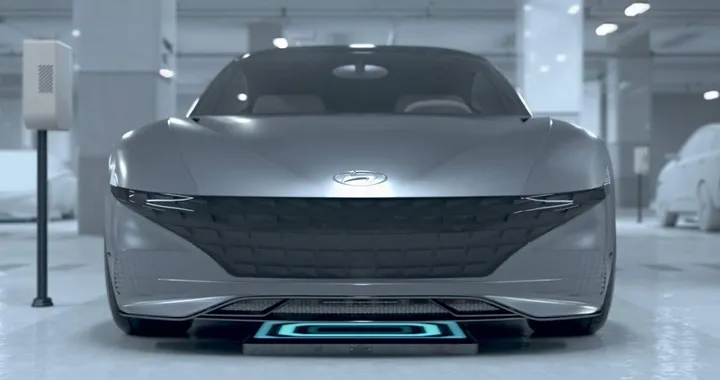 L'auto elettrica Hyundai con la ricarica a guida autonoma