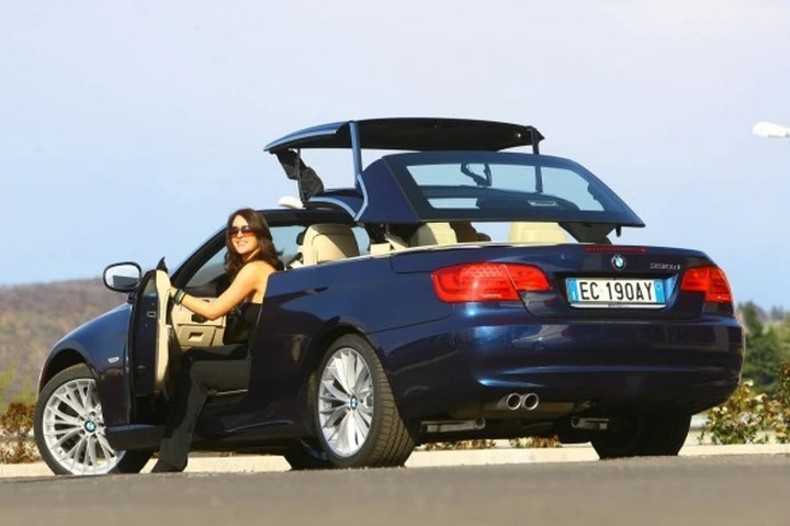 Auto cabrio: la cura del tetto rigido