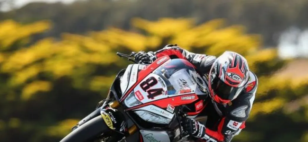 WSBK: Fabrizio sorprende tutti nella Q1 di Phillip Island, 3° Melandri, indietro le Ducati