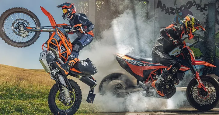 KTM svela le nuove 690 Enduro R e 690 SMC R 2023