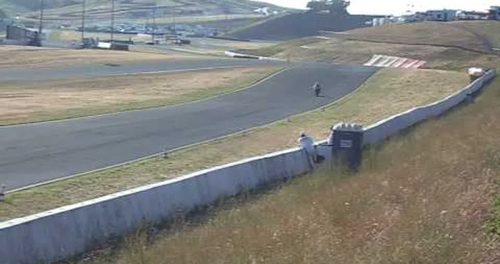 Zero Agni electric motorcycle practice lap at Infineon TTXGP