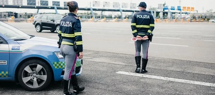 Contromano sull’autostrada A1: multa da 4.000 euro e patente ritirata
