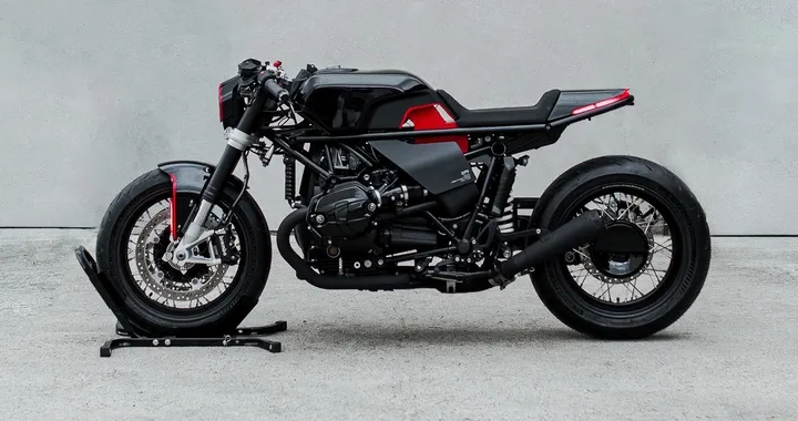 Hookie Co. Cobra: la BMW R nineT si arrabbia