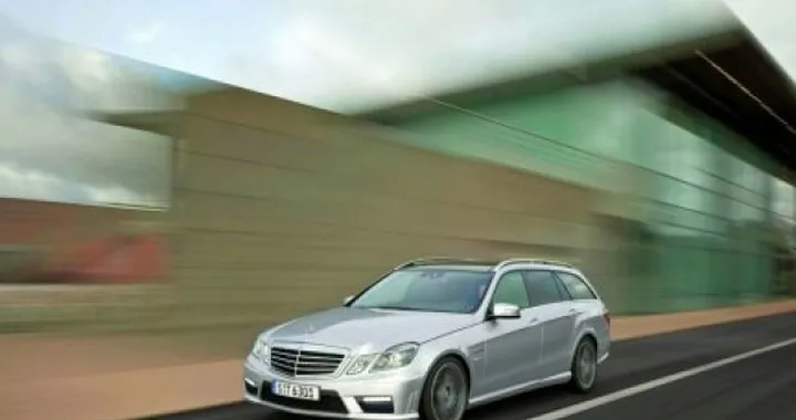 Mercedes E63 AMG Station-Wagon: foto e dati tecnici ufficiali