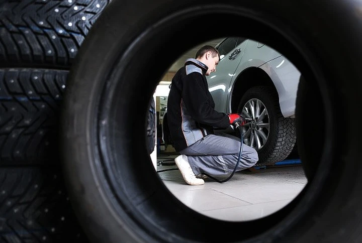 Cambio gomme invernali: fino a 1.700€ di multa per chi non rispetta l'obbligo