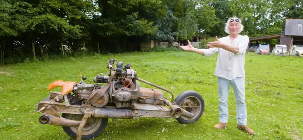 Video: Fuga dal deserto con una Citroen 2CV modificata