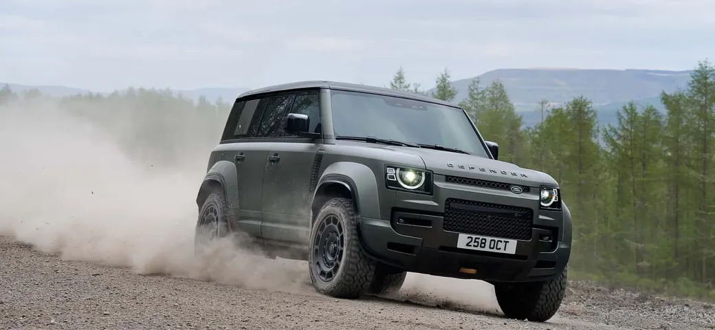 Land Rover Defender Octa: lusso e potenza off-road in edizione limitata