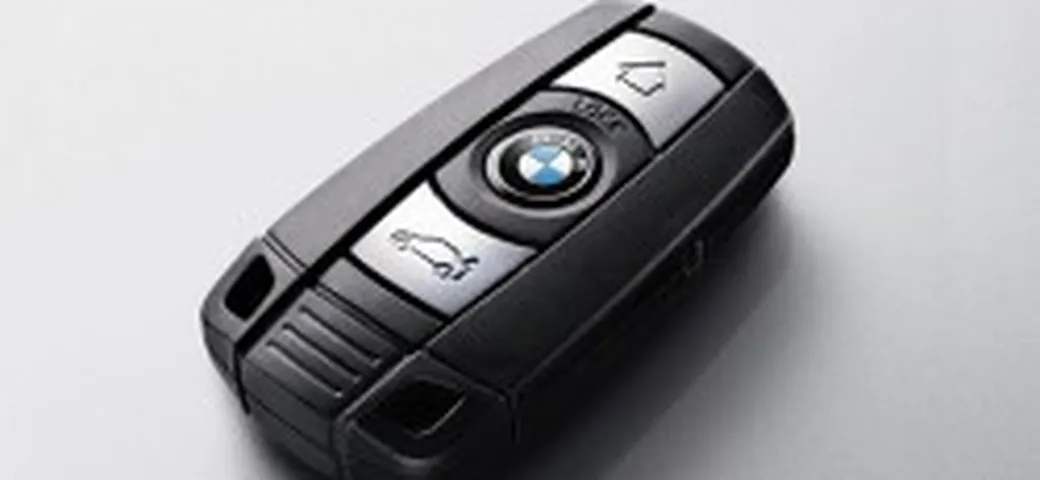 Bmw e Philips: chiave elettronica con carta di credito integrata