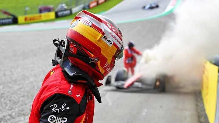 GP d'Austria: con Sainz a fuoco, gli steward restano a guardare