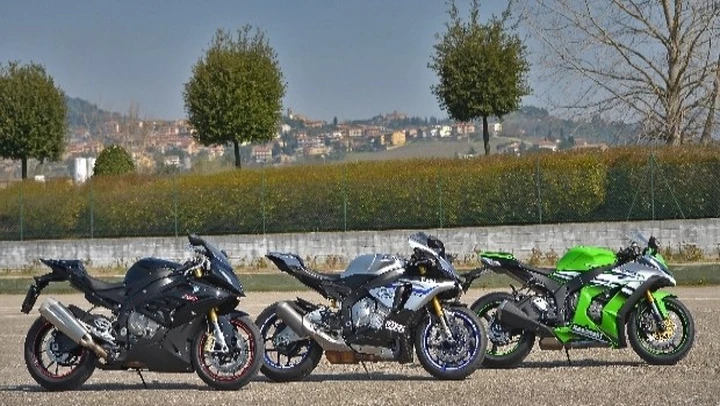 Comparativa: Yamaha YZF-R1M vs BMW S1000RR vs Kawasaki ZX-10R 30th Anniversary