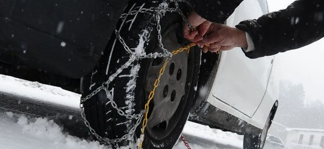 Obbligo catene da neve o pneumatici invernali: cosa sapere