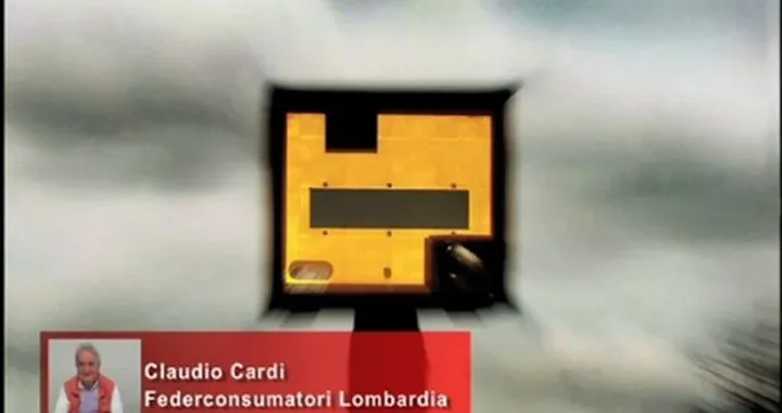 Video: spettacolare incidente con 9 moto in una gara stradale inglese