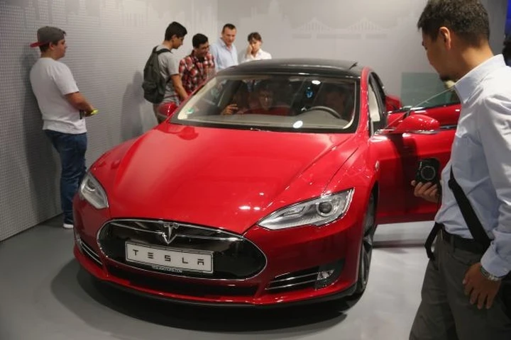 Tesla introduce un aggiornamento sulle P85 e P85D