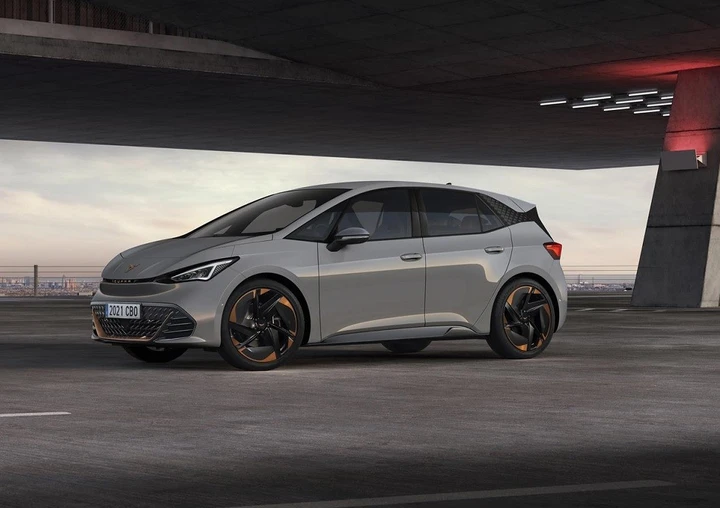 Cupra Born: anteprima assoluta al MIMO 2021