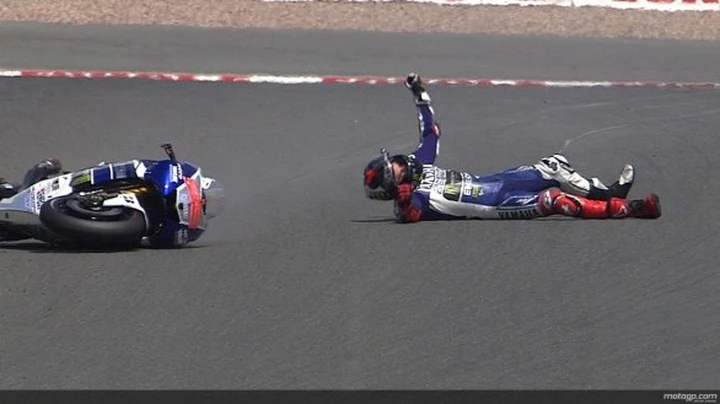 MotoGP Germania 2013: caduta per Lorenzo, Bradl primo nelle FP2