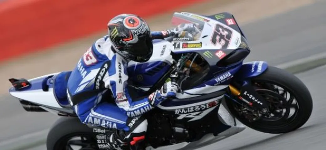 WSBK: R1 problematica a Silverstone per Marco Melandri che conquista due terzi posti, doppio podio anche per Eugene Laverty