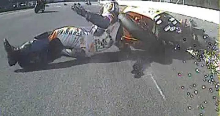 Crash IDM Superbike Marc Wildisen