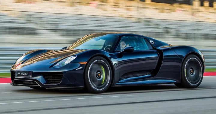 Baratta un'isola per una Porsche 918 Spyder