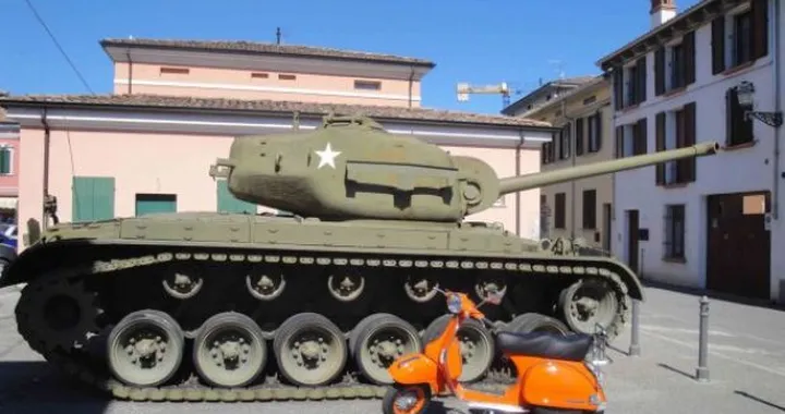 Foto del giorno: Vacanze in Vespa