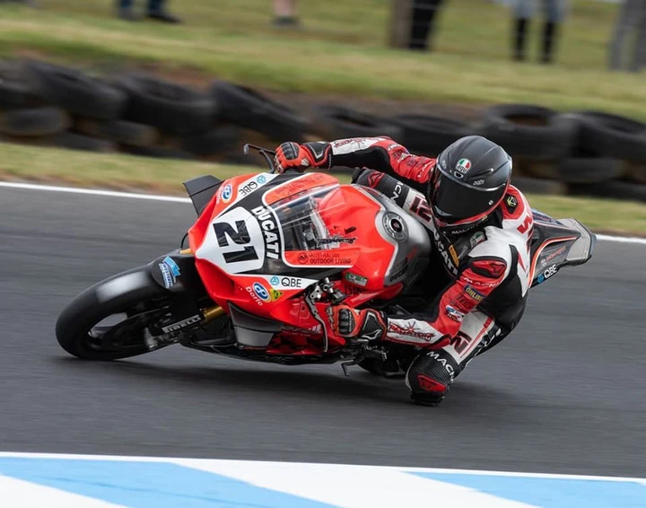 ASBK Phillip Island: Troy Bayliss va a podio con la Ducati Panigale V4R