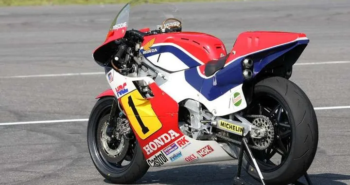 Honda NSR 500: il risveglio delle V4 a due tempi [Video]