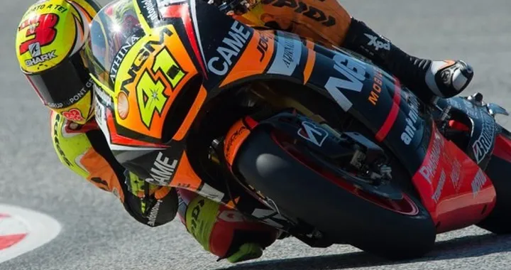 MotoGP: Yamaha fornirà i telai a Forward Racing anche nel 2015