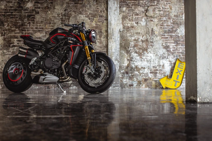 MV Agusta Rush 1000: a giugno partirà la produzione