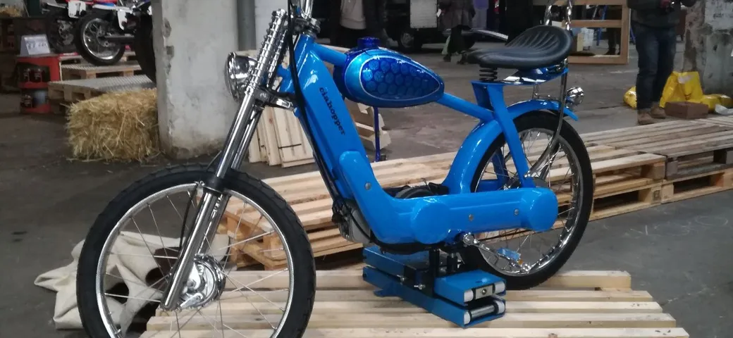 Ciahopper, il motorino Piaggio Ciao trasformato in Chopper