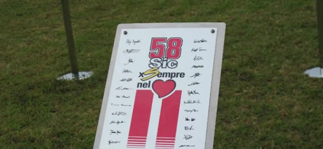 La MotoGP a Sepang ricorda Marco Simoncelli