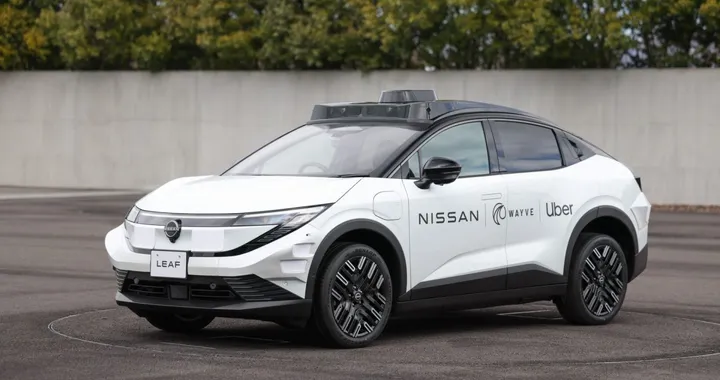 Robotaxi Nissan, Wayve e Uber a Tokyo: Leaf con guida autonoma