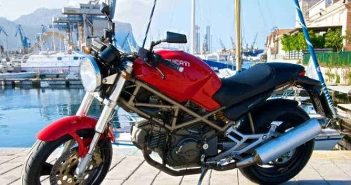 Foto del giorno: Ducati Monster 600 del 1999