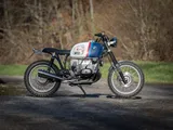 BMW R100RS 1982: rinascita scrambler tra fango e fascino vintage