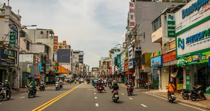 Divieto moto a benzina in Vietnam: svolta ecologica dal 2026