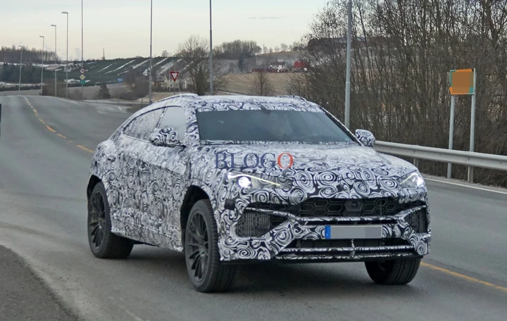 Lamborghini Urus: foto spia del SUV