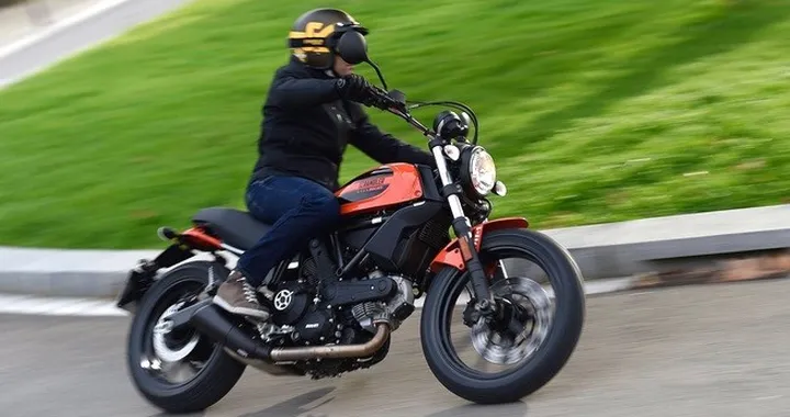 Scrambler Sixty2 e Icon in prova con Ducati Milano