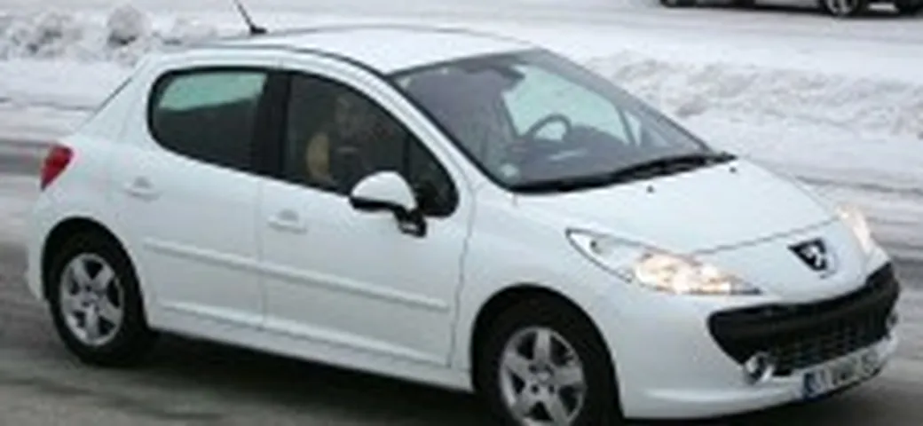 Peugeot: 207 = 107 + 307 / 2