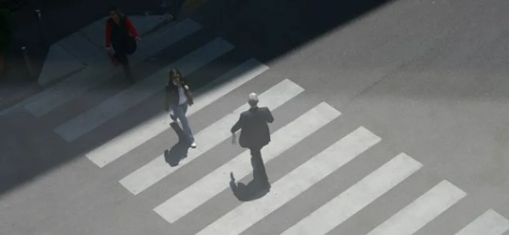 Strisce pedonali scivolose a Milano: il CIM scrive al comune