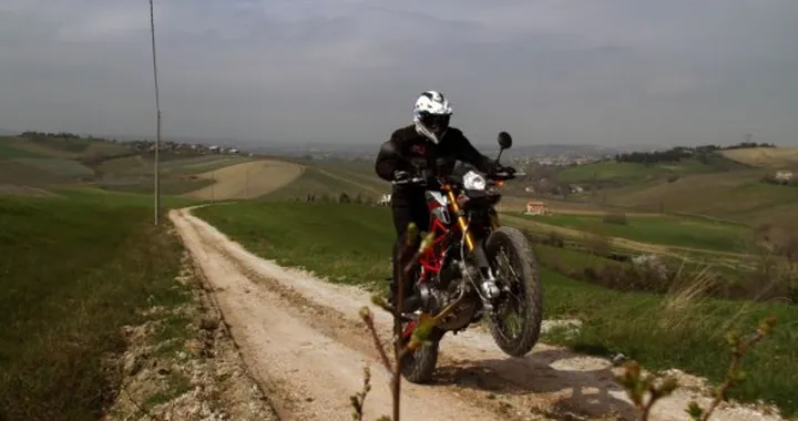 Bimota DBX 1100: buoni riscontri dal primo test verso l'Ezberg Rodeo