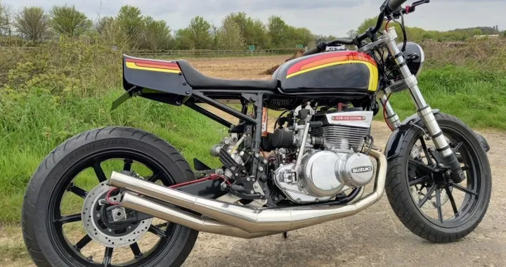 Restomod Suzuki GT550: il capolavoro di Jeremy Missin